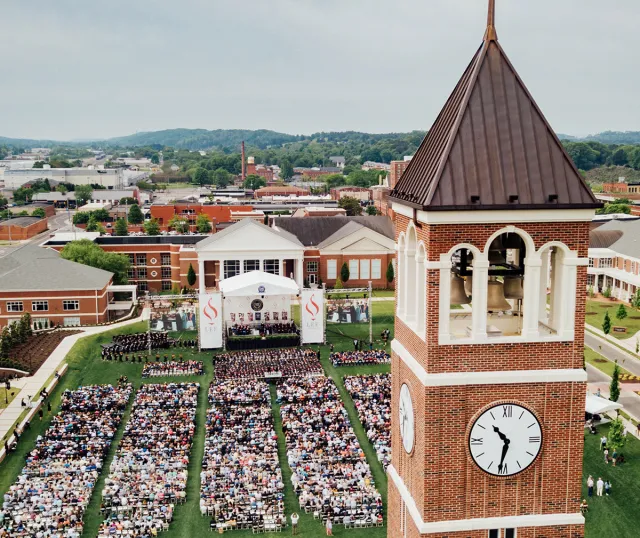 Lee-Commencement